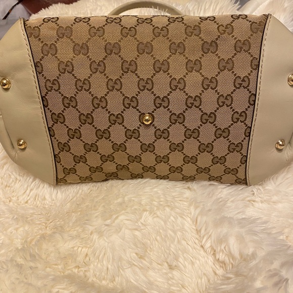 SALE. Authentic Gucci in amazing condition ❤️💕💜 - Picture 10 of 14